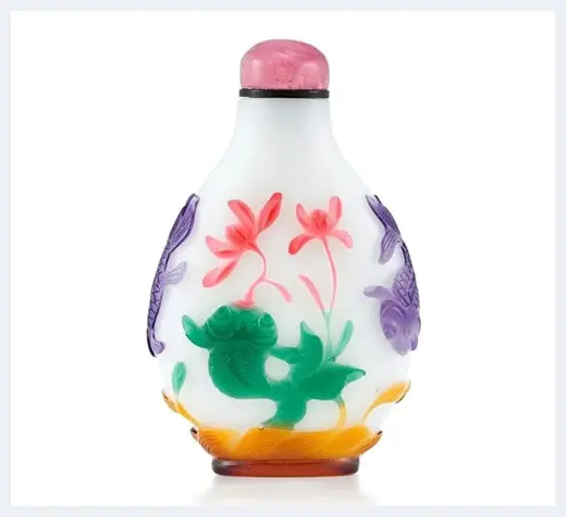 灵牛贺岁 鼻烟壶里的春节景象 | 美术作品新闻